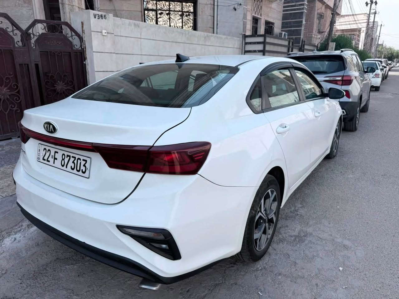 شباب كيا فورتي 22 حادثها صندوك بدون شواصي بيها رصعات موضحه بالصور
السعر 140 $ 

‭***********‬
