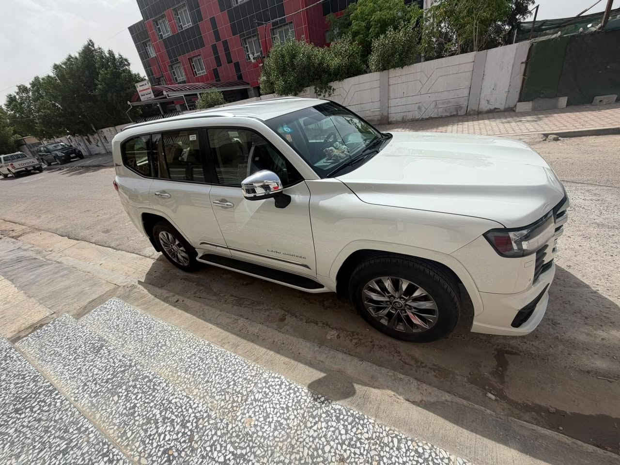 لاندكروز GX • ٢٠٢٢ • ممشى ٨٧الف