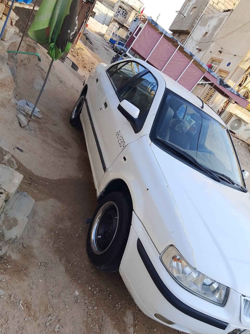 سمند للبيع 2010 
ساره جاهزه وحلوه بيه بنيد وجاملغ مبدل فقط
زوج تايرات جدد مكينه وكير نضاف رقم بغداد 
سياره مكانه نجف قرب ملعب النجف رايده 32
رقمي ***********

