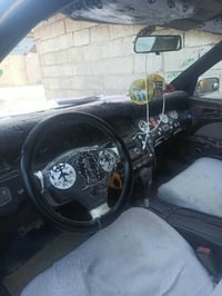 كراون 1994 • جير اتوماتيك • قفل مركزي
