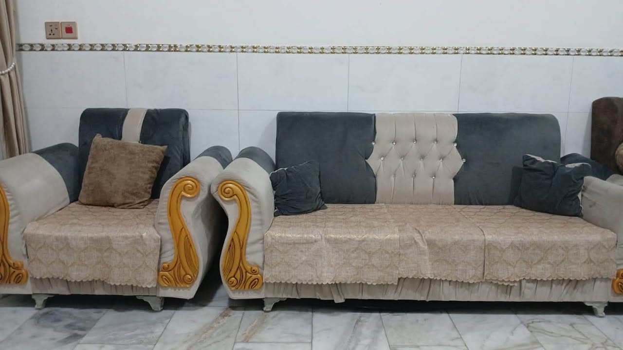 سلام عليكم أغراض بيت لبيع   غرفه تركيه سعره ٤٠٠ نضيفه. بس يراد اله ضب مجرات  تخم ٨ معقد ٢٠٠ ديوان ٧٥ كاونتر ٣٥٠بيهن مجال اتصل. ***********

