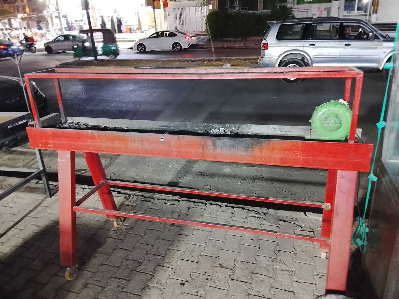 للبيع غراض مطعم شويات كباب وعارضه لحم وعندي مي سل ستيل للتواصل
خاص او عل واتساب ***********

