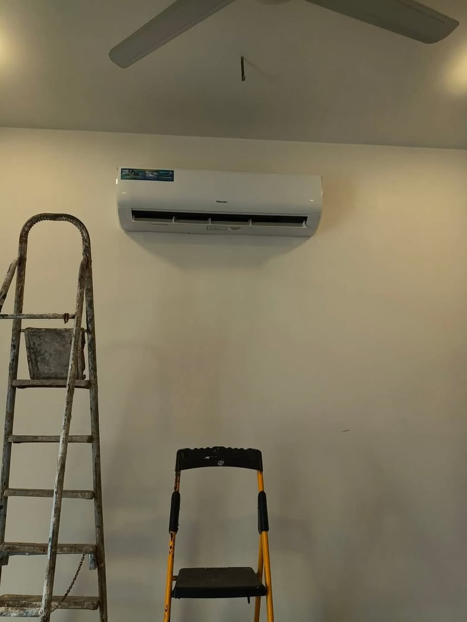 ليش تختارنا لصيانة السبلت في النجف؟ 🤔❄️
​لأننا نعرف قيمة وقتك وراحتك، ولأن حرارة الجو ما تتحمل تأخير!
نقدم خدماتنا في النجف بخبرة طويلة، ونلتزم دائماً بـ:
​1️⃣ السرعة في الوصول: نصلك لباب بيتك بأسرع وقت.
2️⃣ الدقة في التشخيص: صيانة شاملة (غسل، شحن غاز، فحص تسريبات) بدقة عالية.
3️⃣ الأمانة في التعامل: شغل نظيف، أسعار مناسبة، ونضمن لك التبريد اللي يبرد القلب! 🧊
​سواء كان السبلت يحتاج صيانة أو تنصيب من الصفر، نحن في الخدمة! 🛠️
​📱 اتصل بنا الآن لتحديد موعد: ***********
📍 موقعنا: النجف الأشرف.
​#صيانة_سبالت #تبريد #تكييف #خدمات_منزلية #النجف #النجف_الأشرف
