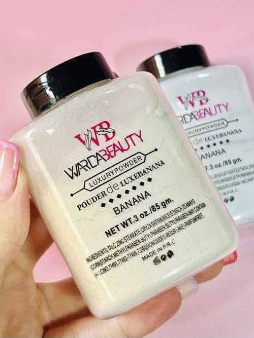 لوس باودر ‏#warda_beauty

‏Luxury Powder 🌟
‏Banana ✨💫 
#بنانا #باودر من وردة بيوتي لوس باودر تستخدم لتثبيت المكياج ،💄👄
تستعمل للوجه كامل أو كإضاءة في بعض مناطق الوجه وتناسب جميع درجات البشرة الفاتحة والغامقة 👍😘

الافضل استخدام البودره لتثبيت الكونسيلر تحت العينين تعطي اشراقه رائعة✌🏻 بودرة بنانا باودر:

⭐تعطي مظهر طبيعي ومشرق للبشرة. 👌
⭐يعطي لون طبيعي ويزيل خطوط المكياج.👌
⭐تعطي نضارة وتعطي اضاءة لمنطقة تحت العين.👌
⭐تمنع تحول الهالات السوداء تحت العين الى اللون الرمادي.
⭐بودرة اضاءة للهايلاتر والكونتور والمحافظة عليه لفترة طويلة.
متوفر ب3 درجات 
حجم كبير 85g
سعر 4 آلاف 
توصيل الف  داخل بسماية
للطلب مراسلة الصفحة
