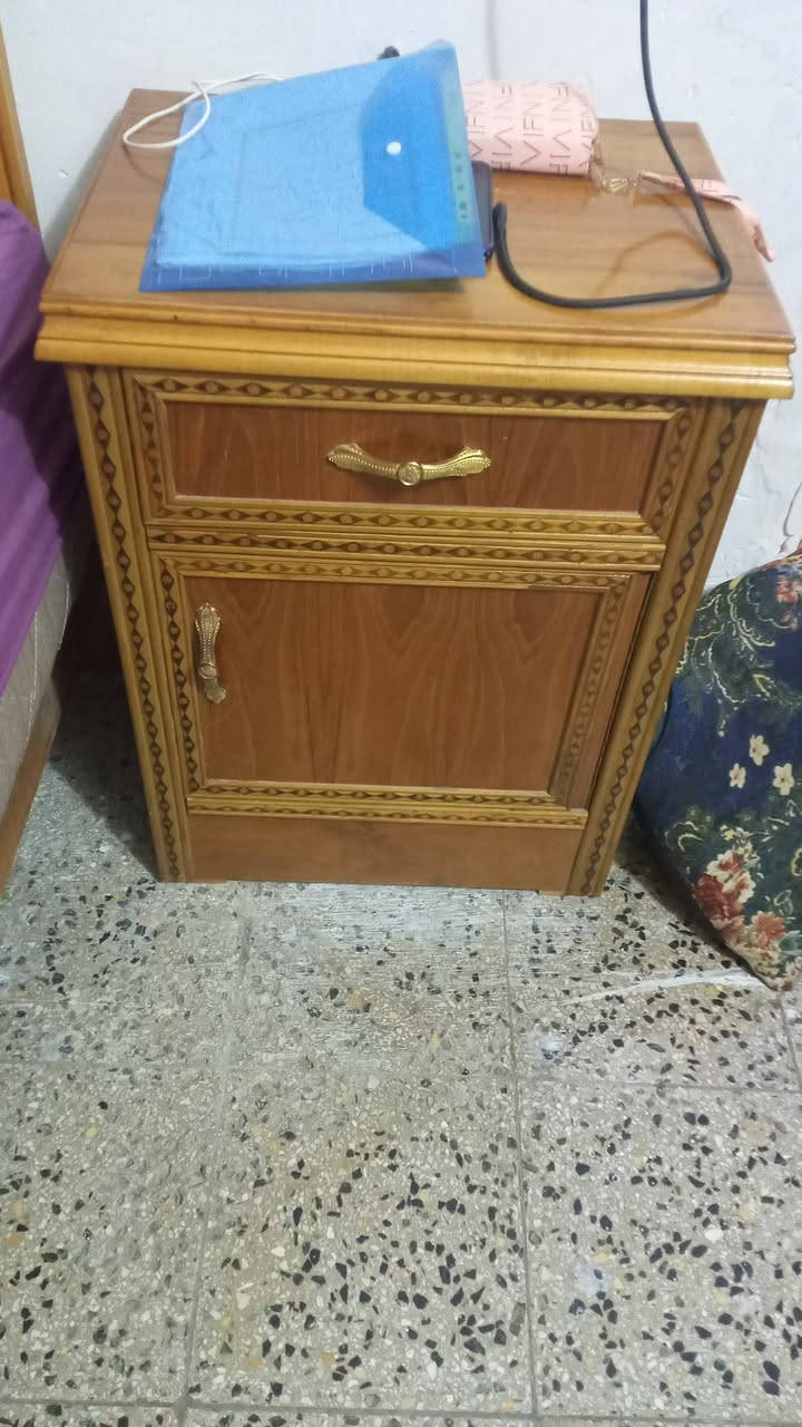 غرفة اخشاب صاج تفصال احطاطه للبيع ثكيله تفصال ٦ ابواب ملحق نضافه ٩٠بلميه ..سعر ٩٠٠الف نزلنه سعرهه مستعجل *********** اليكسر بيهه لايخابر@
