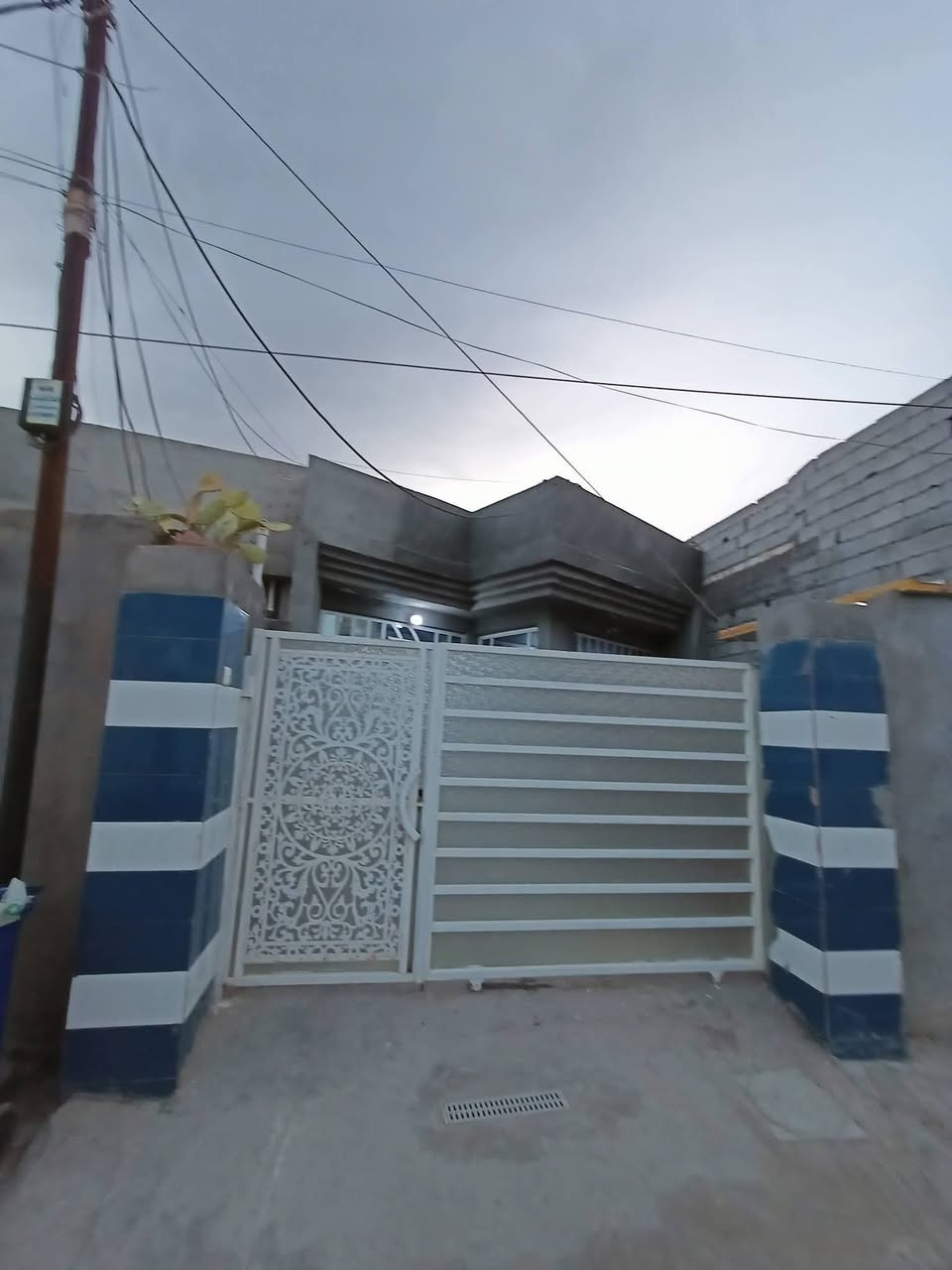 سلام عليكم دار للبيع مساحه 120 مقابل مركز شرطه المدائن استفسار خدمات كامله مي مجاري كهرباء
‏‪***********‬‏
سلام عليكم دار للبيع مساحه 120 مقابل مركز شرطه المدائن استفسار خدمات كامله مي مجاري كهرباء
