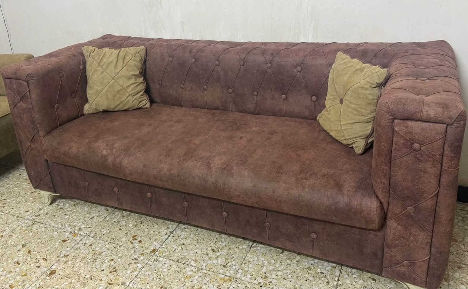 ٨ مقاعد • نظيف • السريدات الجديده