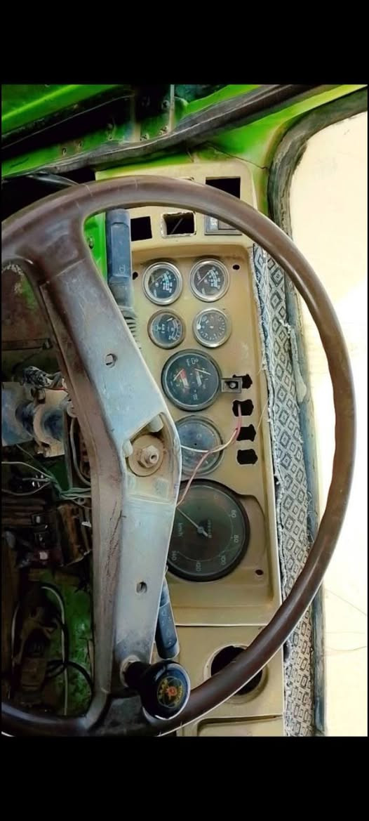 السلام عليكم للبيع 12 طن
للبيع تنكر موديل 85 رقم نينوى اصفر وسنويا واجهه. شرعي موجود 1 تحچي وياه.

 لايلند  صناعة هندي. محرك كير سكانيا

مكرك بيه صرف كير اكسل شاصي كلو زين  

سيارة شقالة بس الكلج.  هوا.   مايبوش 

السعر 6،ونص وبيه مجال ترهم مراوس  بكيا 2700

مكان السيارة موصل ربيعة اتصل ***********
