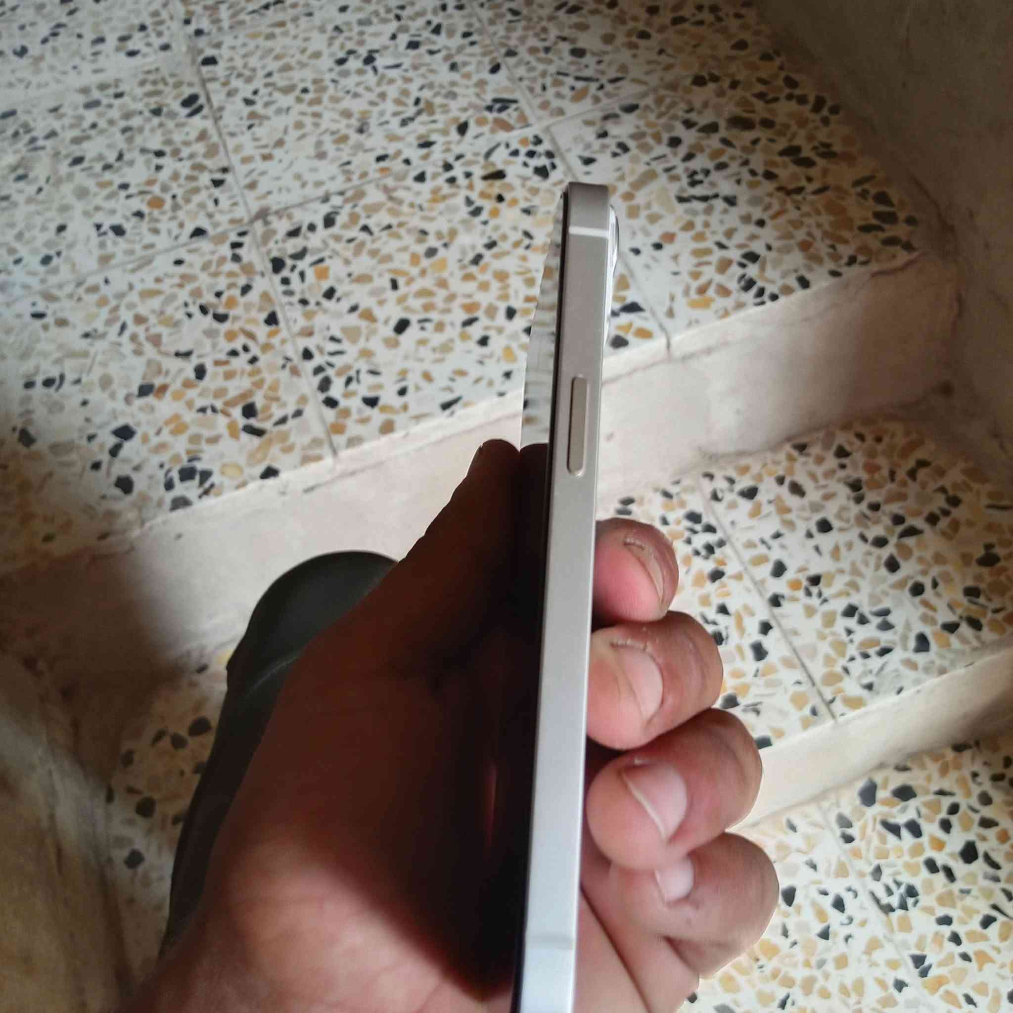 آيفون ١٣ • ١٢٨ • بطاريه ٨٧