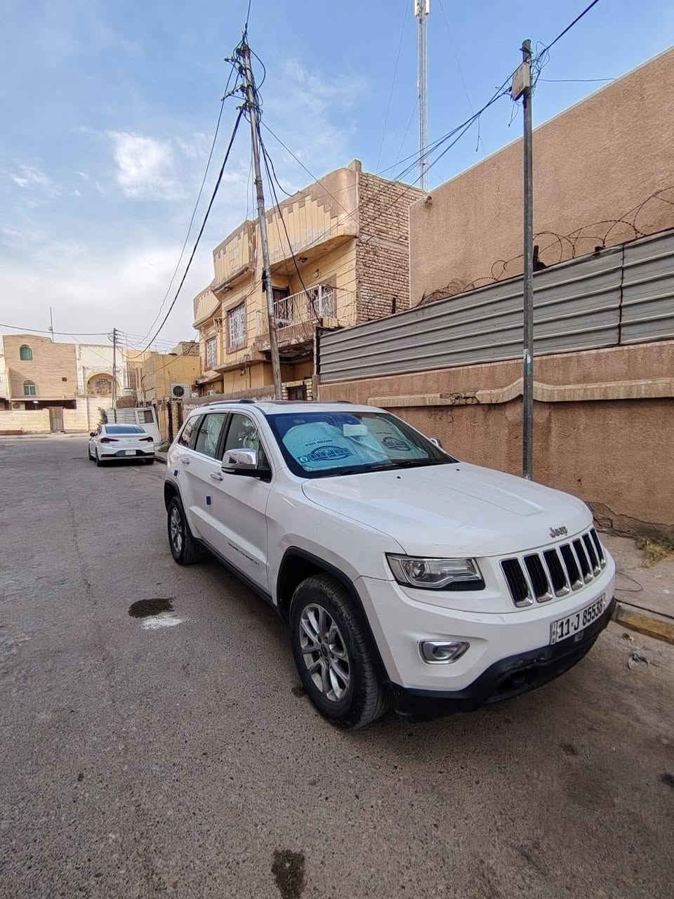 📅 الموديل: 2014
⚙️ المحرك: 3600
⚙️ الگير: أوتوماتيك
🛣️ العداد: 94 ألف ميل
🎨 اللون: أبيض
📍 الموقع: ذي قار – الناصرية
🪪 السنوية: رقم بغداد جديد وباسمي
🌍 الوارد: خليجي

✨ المواصفات:
• فتحة
• كشنات مخمل
• تبريد وتسخين
• كاميرا خلفية
. فور ويل
• حساسات
• شاشة
• بصمة
• وغيرها من المواصفات

🛠️ حالة السيارة:
السيارة بيها شخط أسفل الرقم بالجنطة، ومصبوغ بدون دواخل.
وبيها كارت تكحيل بالمقدمة، وكلشي موضح بالسونار، حتى يكون المشتري على بينة.

💰 السعر: 197 قابل للتفاوض

📞 للاستفسار: ***********

السيارة موجودة بالناصرية – ذي قار
