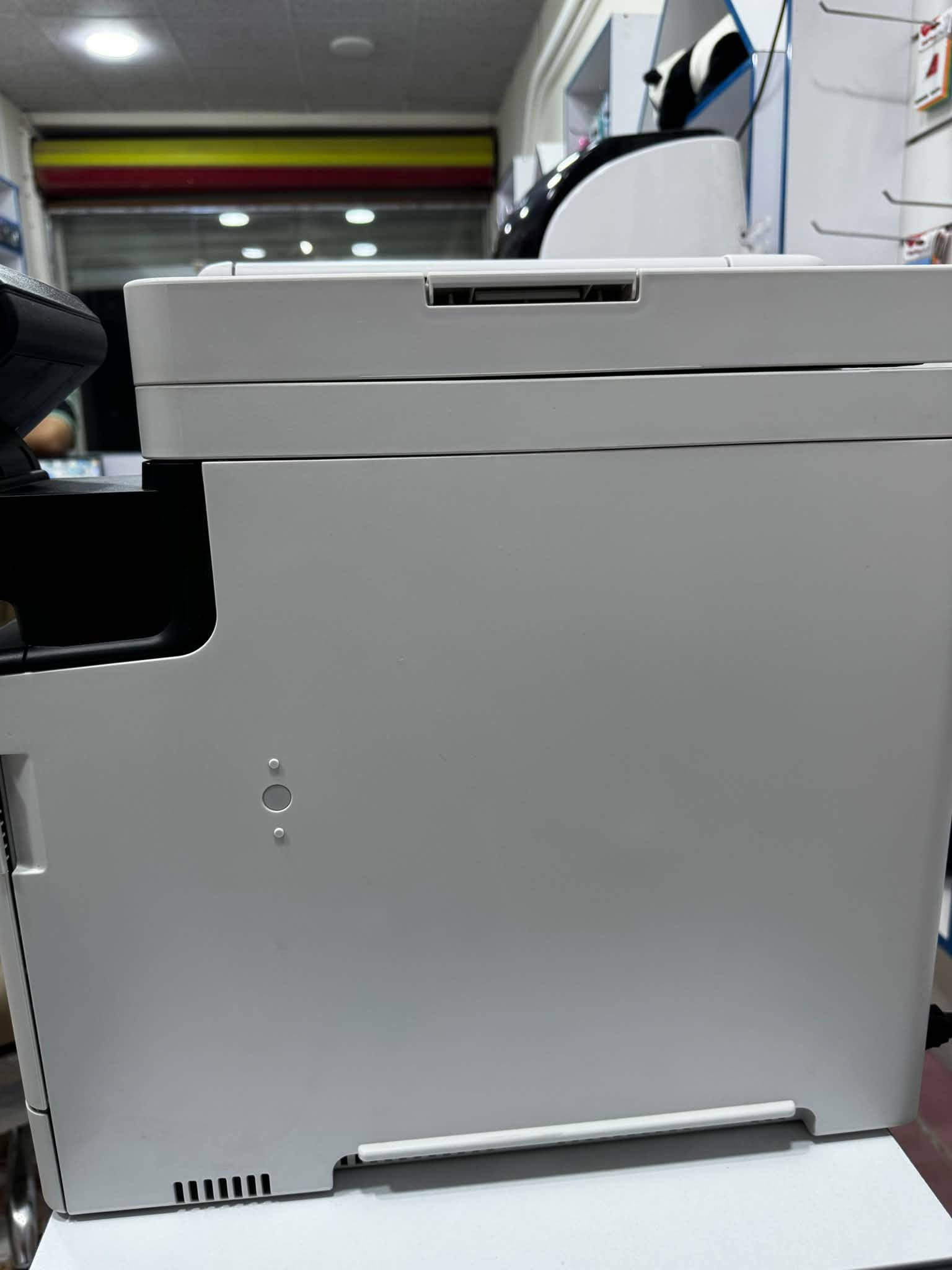 للبيع ♥️
طابعةليزر موديل Canon i-SENSYS MF752 Cdw 
ملونة بحالة الزيرو شبه جديدة طابعة متكاملة احترافية ماخذها قبل اشهر قليلة واستخدامها خفيف جدًا زيرو وبحالة الشركة وغنية عن التعريف 
سبب البيع 
محتاج اطور شغلي وانتقل الى طابعة تطبع ورق A3 لتلبية متطلبات مطبوعات بمقاس اكبر الطابعة ما بيها اي عيب او مشكلة وجاهزة للفحص والمعاينة 
سعرها 600 وقابل للتفاوض للجادين
للتواصل والاستفسار: ***********
