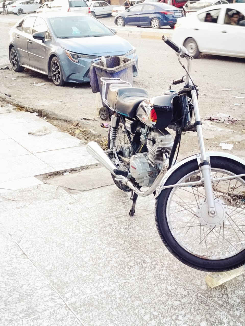 السلام عليكم دراجه للبيعع كلك كلك الدراجه نضيفه محرك يخبل الدراجه جديده احله من الصوره كفاله سرقه وعشاير كشن تفصال السعر 450 وبيه مجال وينهم الجنايه ابلاش الله شاهد الاستفسار اكثر اتصل ع الرقم *********** وبيك خير وتدلل
