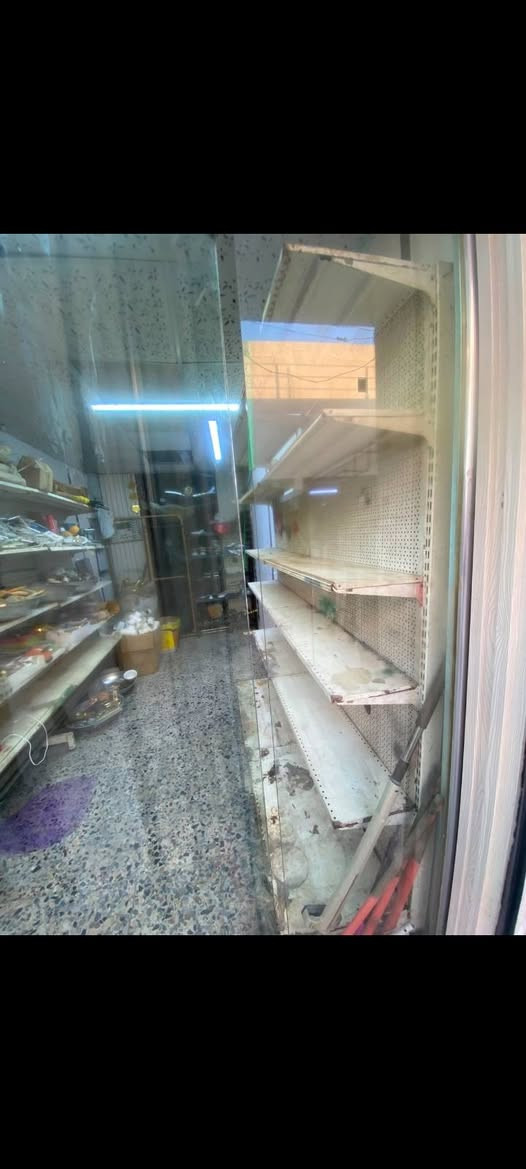 رفوف للبيع سعر ٧٥ قفل اكو بعد نص ضلع ما طالع بلتصوير موجود وياهن للاستفسار ***********
