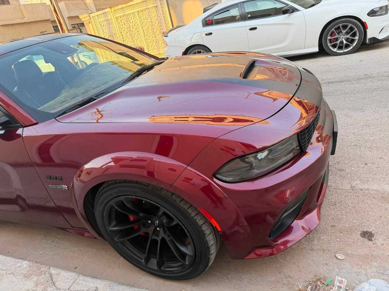 للبيع درج جارجر 
سكات باك  اصل 6400
وارد امريكي موديل 2022
المواصفات 
رادار امامي رادار جانبي  رادار خلفي 
فتحة سقف 
كشنات امامية تدفئه تبريد 
كشنات خلفيه تدفئه 
ستيرن تدفئه 
شفتات ستيرن 
سستم SRT
هيتر مري 
زنون بلادي شركة 
سقف ودوشمه كنتارا اصلي 
خزين نمط سياقه  خزن مقاعد 

الضرر 
بدلت بابين عكس السايق اصليات 
وصلحت جاملغ خلفي 
تصليح يم المندلاوي 
ايرباك برده فقط ومرجعه بلادي 
سياره رقم بغداد باسمي
صور حادث موجودة للاطلاع 
التواصل ***********
