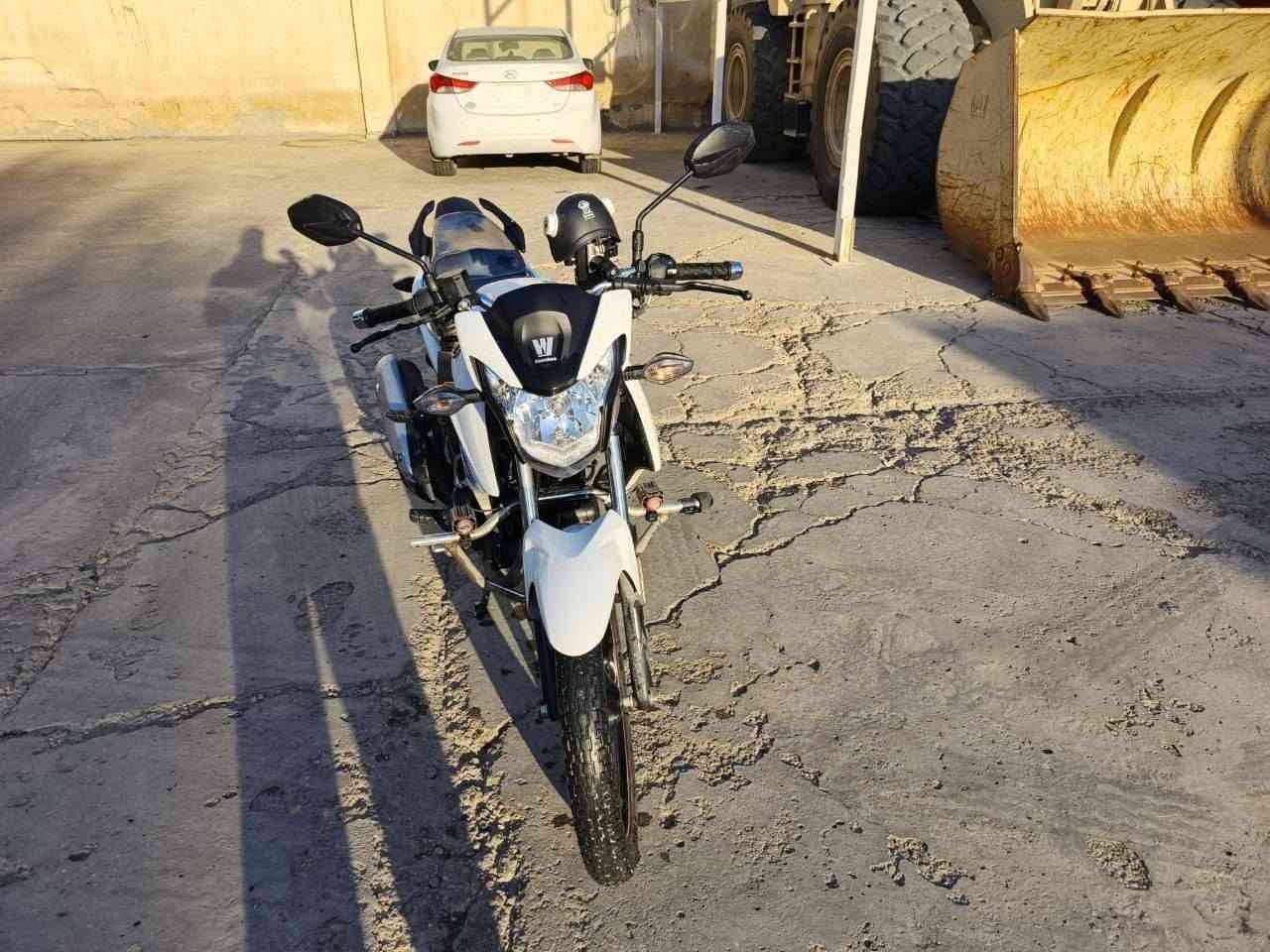 سلام عليكم ها وجهي موديل 23 جمعيه مابي كمرك يعني جميعه كله تعرف مامكمرك اكفله من حكومه وعرب ماممدود علي صبانه كله بلادي خاص واتساب موجود ***********
