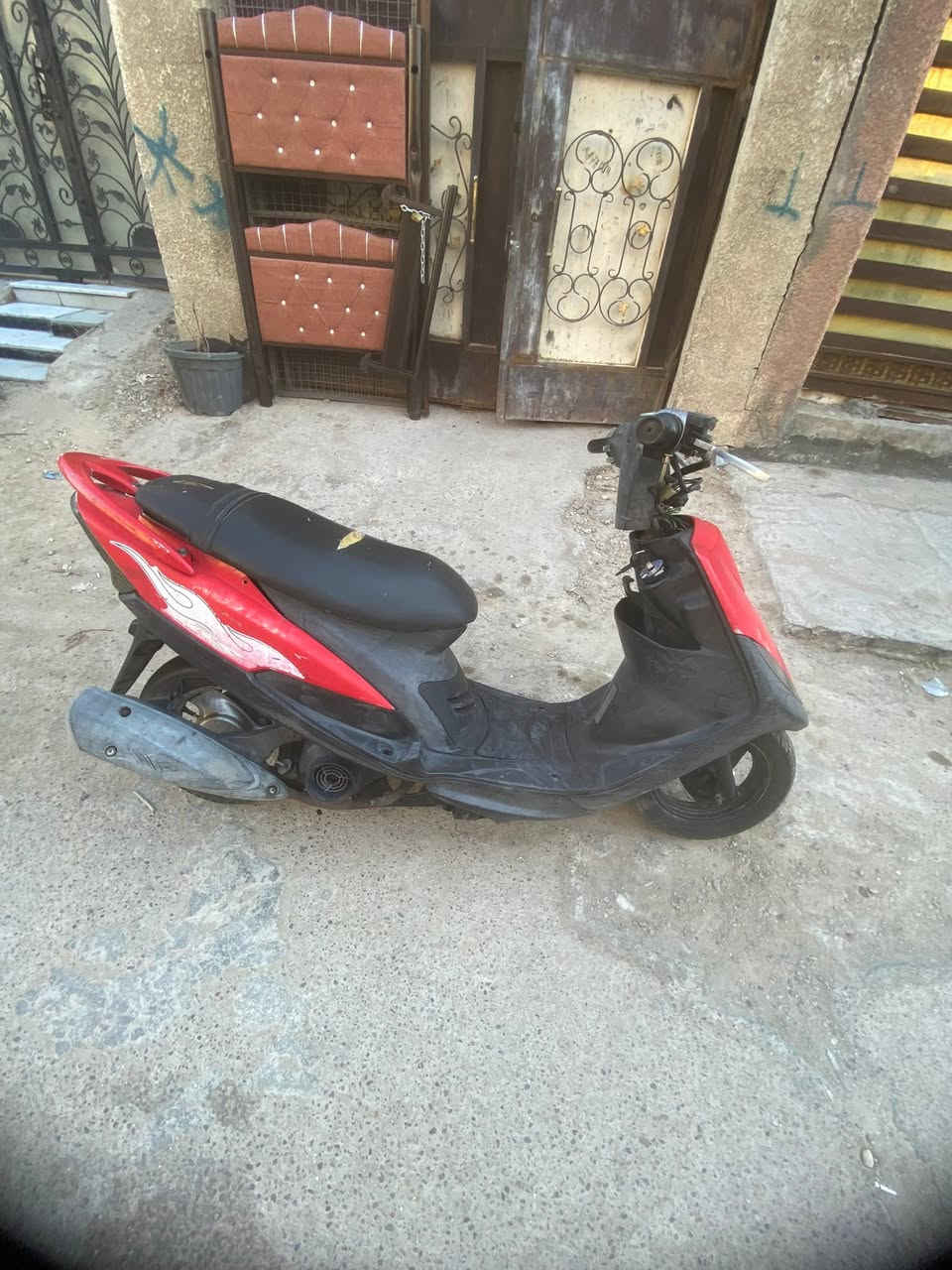 السلام عليكم عدله بلاديه مامفتوحه سلف كابريتر الصبي نكره سلف بكل وكت رادلها  ترتيب سعرها ٥٠٠ قفلها من الخير مكاني حي  اور بغداد رقمي ***********
