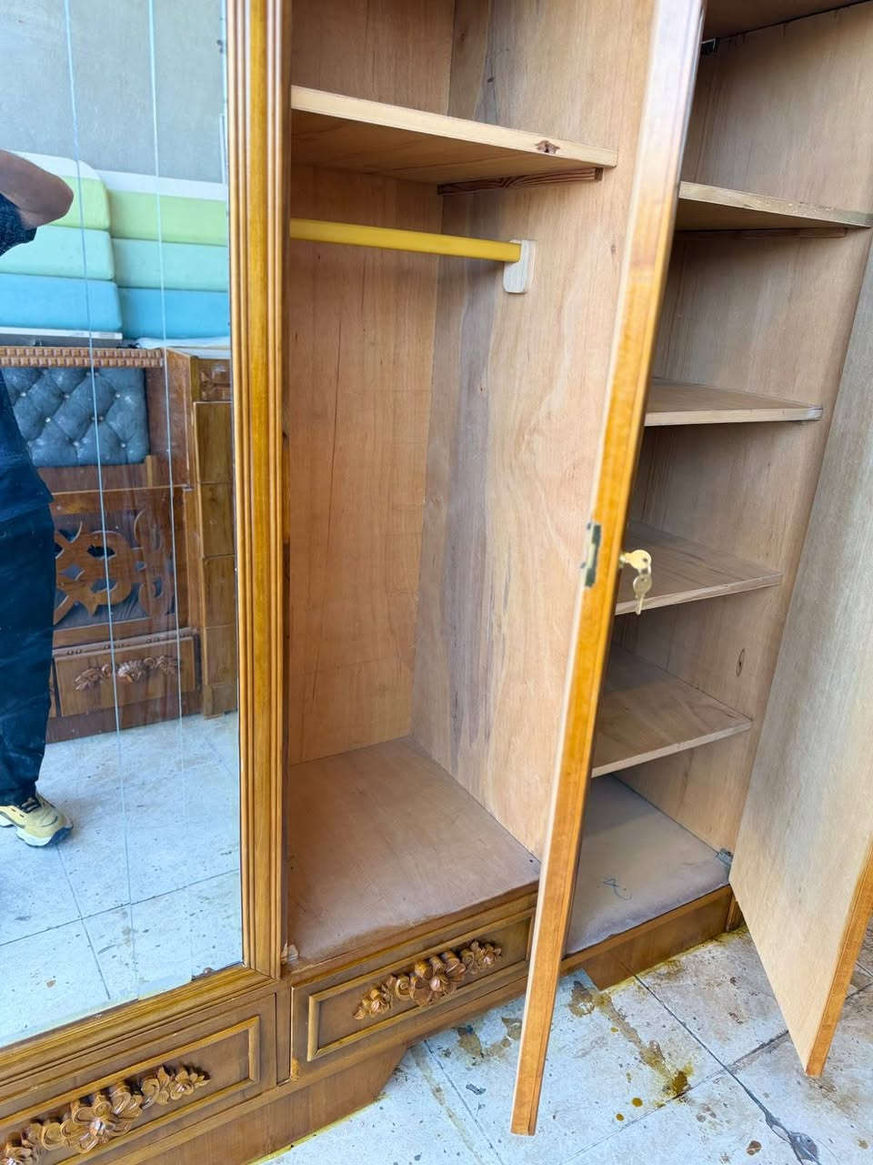 السلام عليكم ✋ عرض خاص ومغري بس 285💥
توفر لدينا من جديد كنتور صاج 4 أبواب شغل درجه اولى توصي 5ملم فول نظافه 💯💯
للاستفسار وتساب *********** مباشر ***********
ومستعدون لشراء الغرف النوم المستعمله و الكناتير 💥
