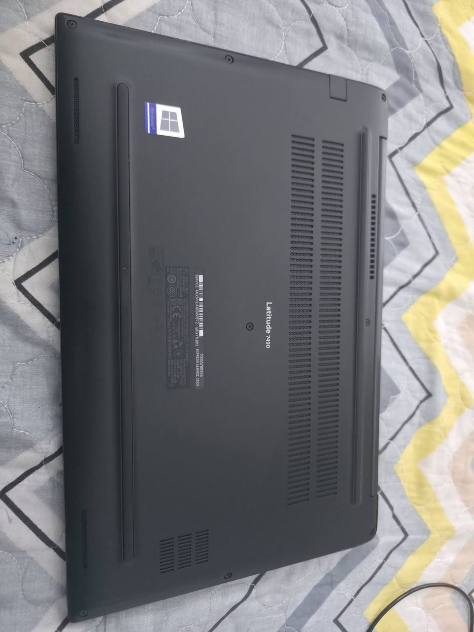 السلام عليكم شباب هذا اللابتوب للبيع DELL Latitude 7490
المواصفات 
Core i7     الجيل السادس 
Memory 8GB DDR4
SSD 256GB الذاكرة
GPU Intel(R) Graphics 520 4GB كرت شاشه داخلي

Windows 11 pro
الحاسبه جدا نضيفه كدامكم بالصور + تتحمل برامج هندسيه مثل الاوتو كاد و غيره تشغلهم بدون مشاكل او تقطيع تجي شاشه 14 يعني شكلها حلو و مرتب و حجمها كلش حلو و وزنها خفيف تدعم شحن التايب سي
السعر 325 الف و بي مجال 
 
للاستفسار ***********
