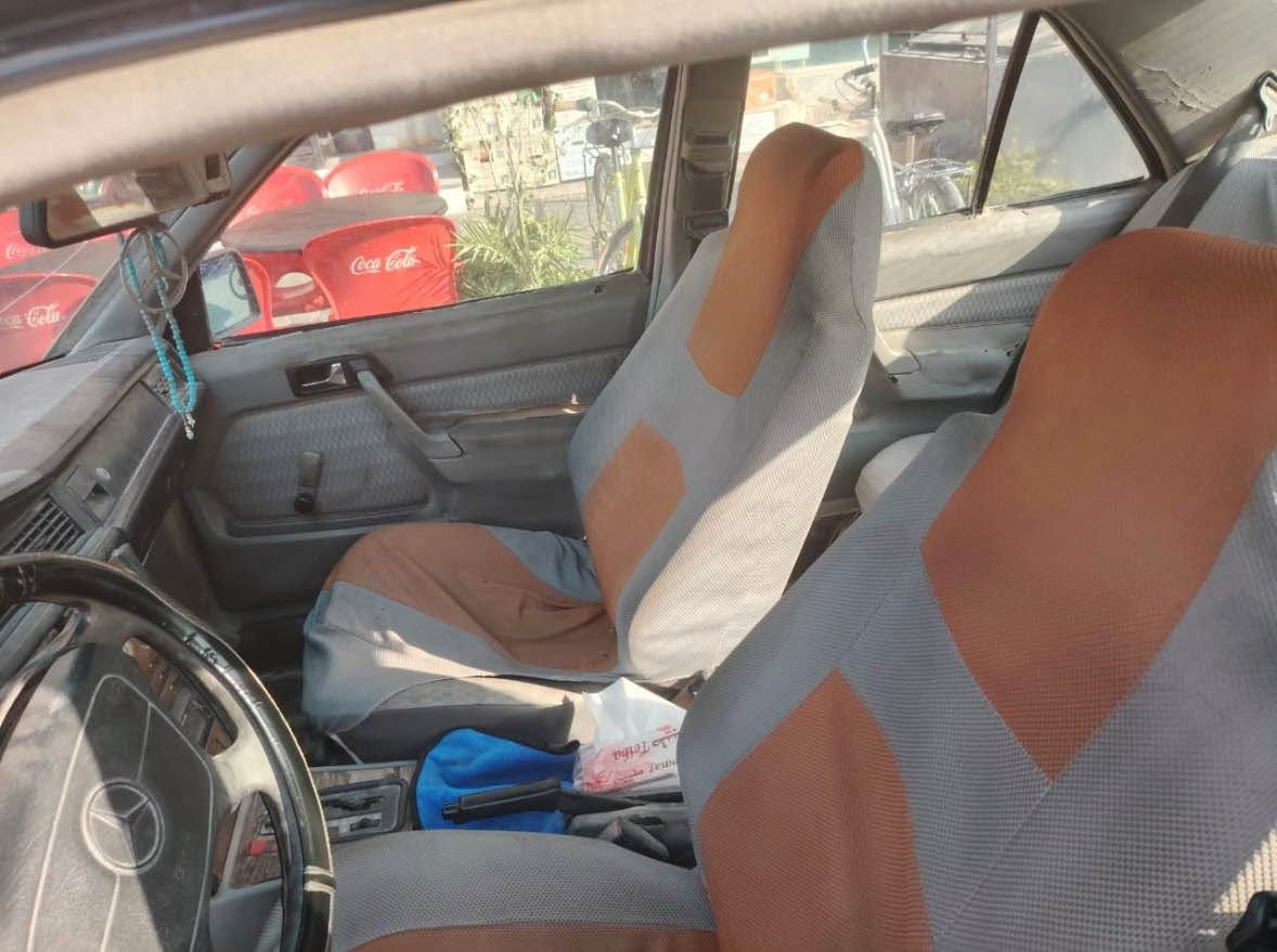 مرسدس طيارين رقم بغداد بسمي 
حداديه امامي خلفي جديد تخم تاير 
كير جديد 
 بالمكينه صوت كرنك قليل 30$

‭***********‬ النجف, العراق
