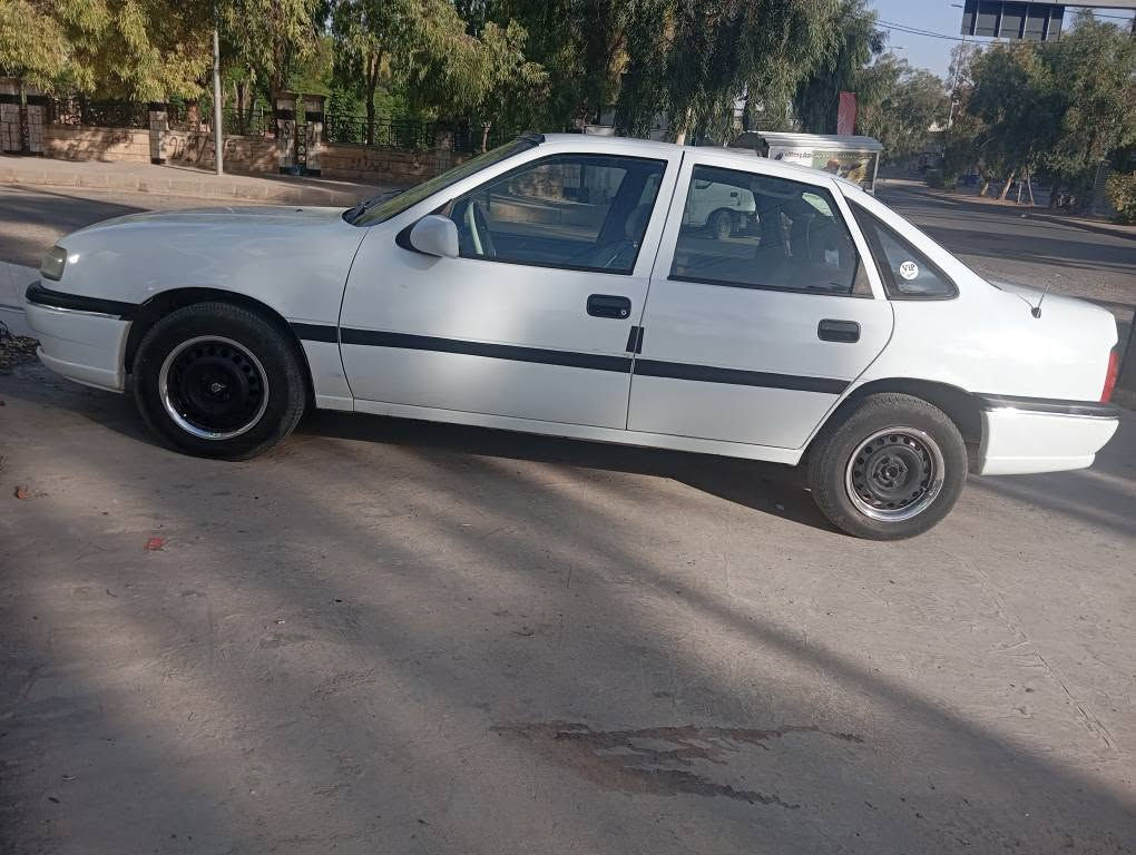 بە ناوی خوای گە ورە ومهربان.. ئۆپڵ ڤکترە بۆفرۆشتن سە یاریکی ماشاڵڵە زۆرجوان مۆدیل 1995 گیڕو مە کینە بیێ عیبە گیێڕئۆتۆ ماتییک هیچ خایس تیێکی نیە ...ژ. ***********...*********** ،،، شمشمل, السليمانية
