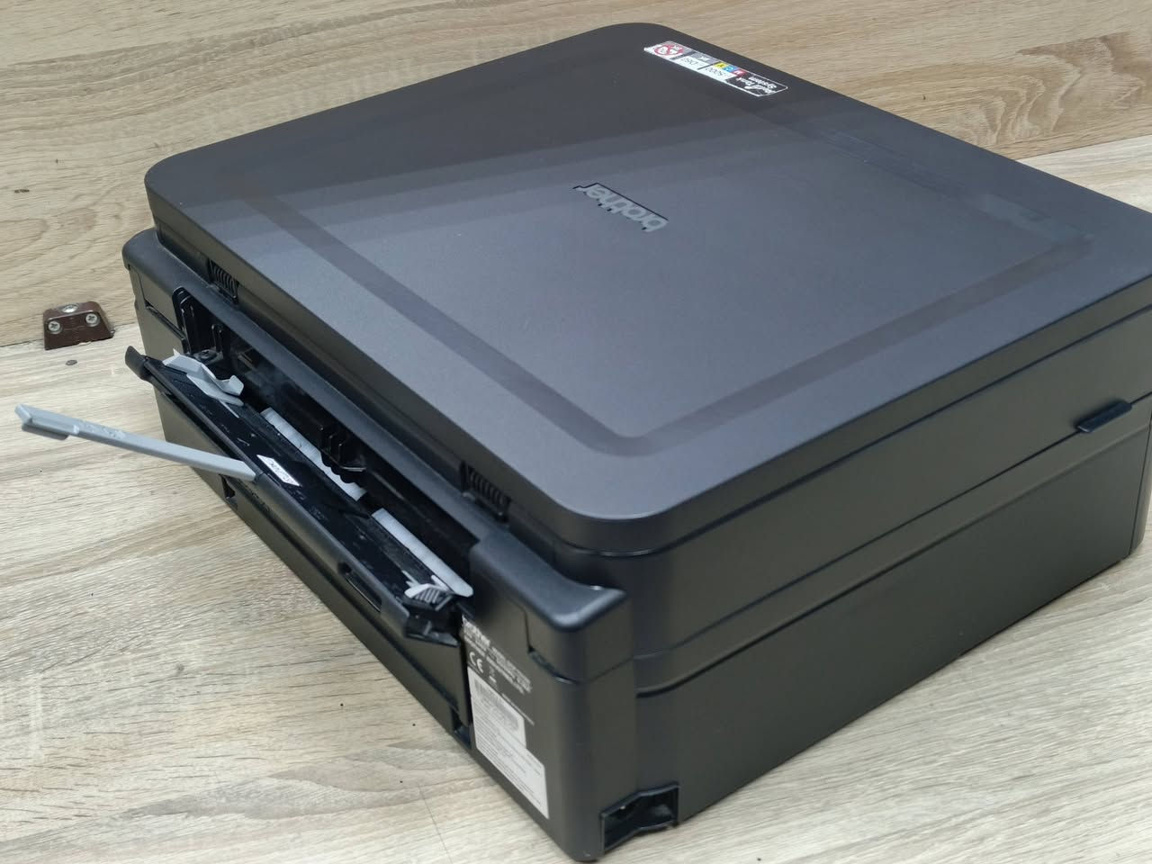 ‏
‏طابعة براذر موديل T510W مستعمل بحالة جيدة باحبار خارجية تطبع 6000 نسخه ملون و 5000 اسود وابيض سعر الحبر 10 الف لكل اللوان سرعة طباعة 10 ملون, 12 أسود وابيض تحتوي على واي فاي يمكن ربطها على موبايل وتابليت ولابتوب مع امكانية طباعة صور استنساخ طباعة وسكنر 🚦سعر طابعة 150 الف 🚦مع كيبل كهرباء وكيبل كومبيوتر وقرص تعريف نسبة نظافة الجهاز 90% ضمان تشغيل وفحص يوجد توصيل لكل المحافظات للطلب *********** -*********** . 
‏#الصفوة
‏#طابعتي
‏
