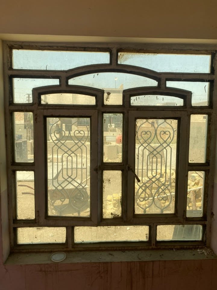 سلام عليكم شباج متر و نص في متر و نص نضيف كلش و قوي حديده ثكيل مكاني سبع البور سعره 100 الف رقمي ***********
