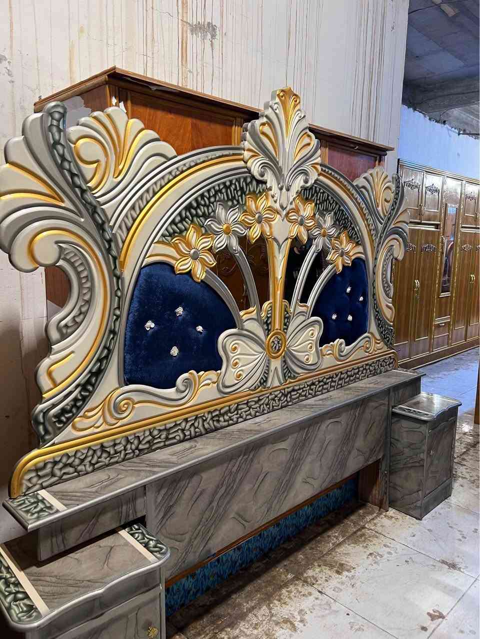 غرفه ام 6شغل عراقي تصميم تركي كامله نضافه فول سعر550ميسان العوفيه نهايه شارع سوك الاخضر مجمع الحمراني ***********
