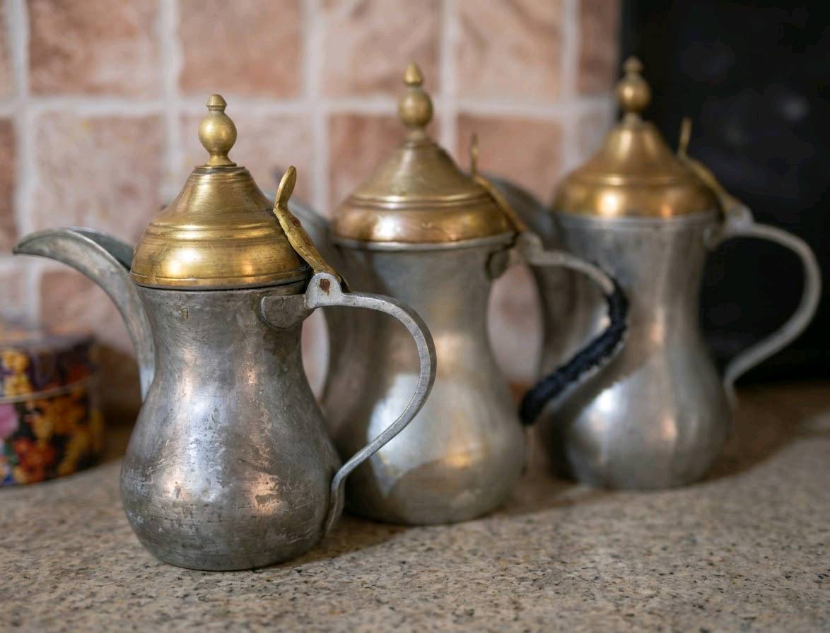 دلال بغداديه • اصليه • تحفة