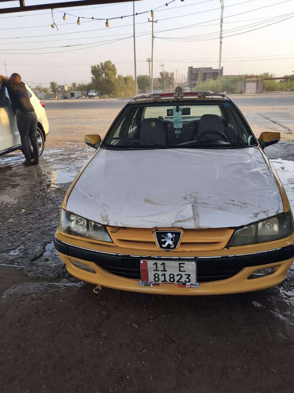 سلام عليكم بيجو بارص 13رقم بغداد انكليزي راعيه بل ديوانيه يمي سنويه لل 27 شهر الخامس السيارة حداديه تخم تاير جديد عوزه بس تبريد مكفوله من الضربه والتبديل مصبوغ حزام السعر 35 وبيه مجال للتواصل ***********

