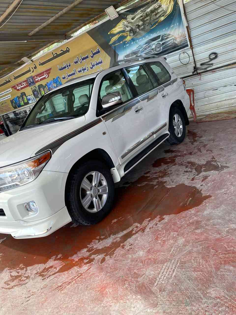 سلام عليكم لاندكروز موديل 2009 سيارة جديده مكفوله كفاله عده هلال خلفي بي شبر سيارة جديده مكينه ٦ سلندر صدر جديد تبريد ثلج فول موصفات رقم بغداد سياره جاهزه تخم تاير جديد سعره ٢٤٥ وبيه مجال عنوان بغداد الدوره رقمي ***********
