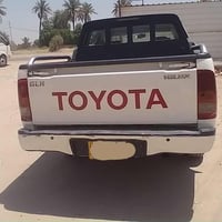 هايلوكس • ٢٠٠٦ • نظيفه