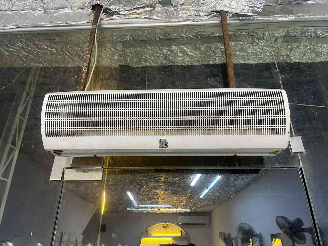 ***********
