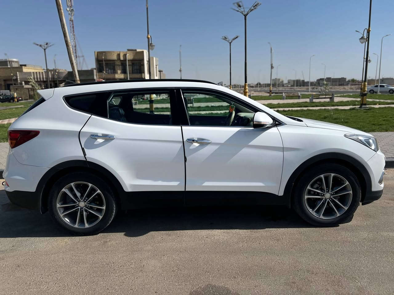 هونداي سنتافي خليجي رقم نكليزي بصره موديل 2018 ماشيه 50الف ويل19 مواصفات فول1/1 ماعده البانوراما سنويه2030 السعر225 بيها مجال قليل رقم التلفون*********** راعيها موجود على الواتساب مكلف بلنشر
