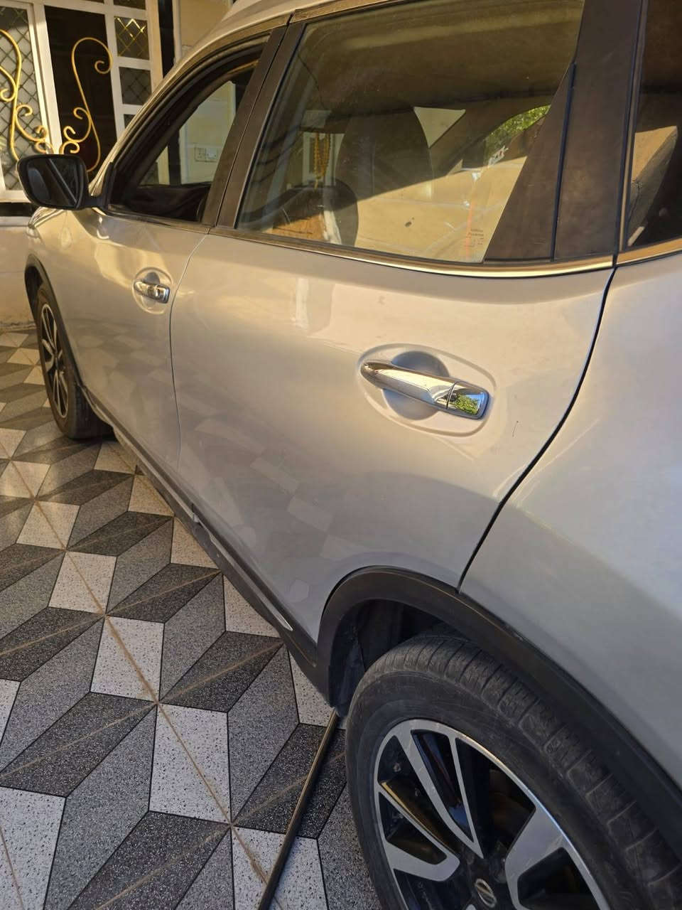 🚗 للبيع: نيسان روج 2020 🚗
سيارة ممتازة وجاهزة للمشي، القير والمحرك بشرط الفحص!
 * الموديل: 2020 رقم  سليمانيه وبأسمي 
 * السعر: 140 ورقة (14,000$)
 * الضمان: الگير والمحرك مكفولات
 * الحالة والبدن: 4 قطع صبغ، وباقي البدن بحالة ممتازة
 * المكان: صلاح الدين - بلد
📞 للتواصل والاستفسار: ***********
