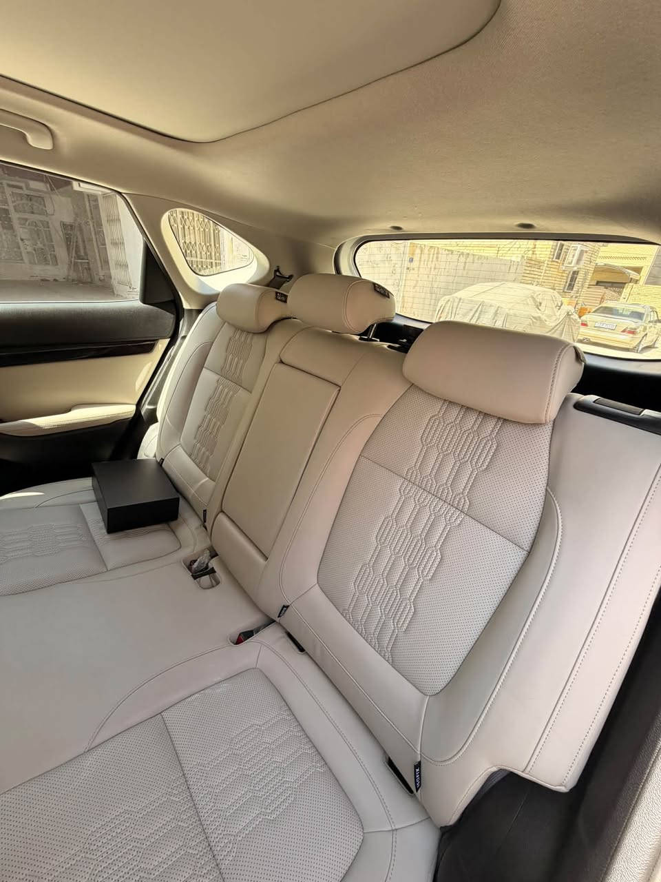 :
🚘 للبيع — كيا سيلتوس موديل 2025

✨ فول مواصفات

✨ بانوراما

✨ كوشنات تدفئة وتبريد

✨ ماشي 4,000 كم فقط

✨ بعدها على دهن الشركة

✨ السيارة نظيفة وجديدة جداً

✨ خليجية — رقم أربيل

السعر 190$وبية مجال بسيط مكاني الاعظمية 

رجاءً مجالة بسيط الي يريد يبخس بسرعة او معاجبة ليدخل 

⚠️ ملاحظة بكل شفافية:

السيارة بيها طخّة بالصندوق على البارد، بمسافة تقريباً شبر، والضرر موضح بالصور.

📞 للاستفسار والتواصل:

***********

السيارة مثل ما موضحة بالصور، والبيع للجادين فقط

نص مكتوب في الصور:
- KM