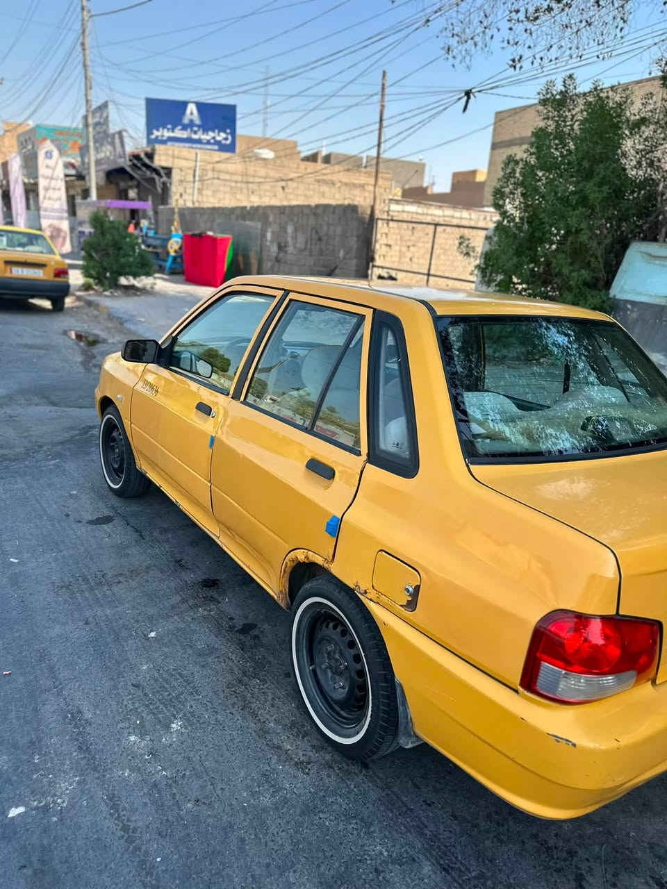 السلام عليكم سايبه مديل ١٣لبيع سياره حلوه نضيف وجاهزه مكينه بيه خيط بخار الكير مكفول تخم تاير جديد ابو الخطه رقم انكليزي السنويه ل٣٠سياره مهزوزه كامله شرط التحويل السياره بسمي مكلف بنشر رقم صاحب السياره***********
السعر٢٨ورقه وبيه مجال بسيط
