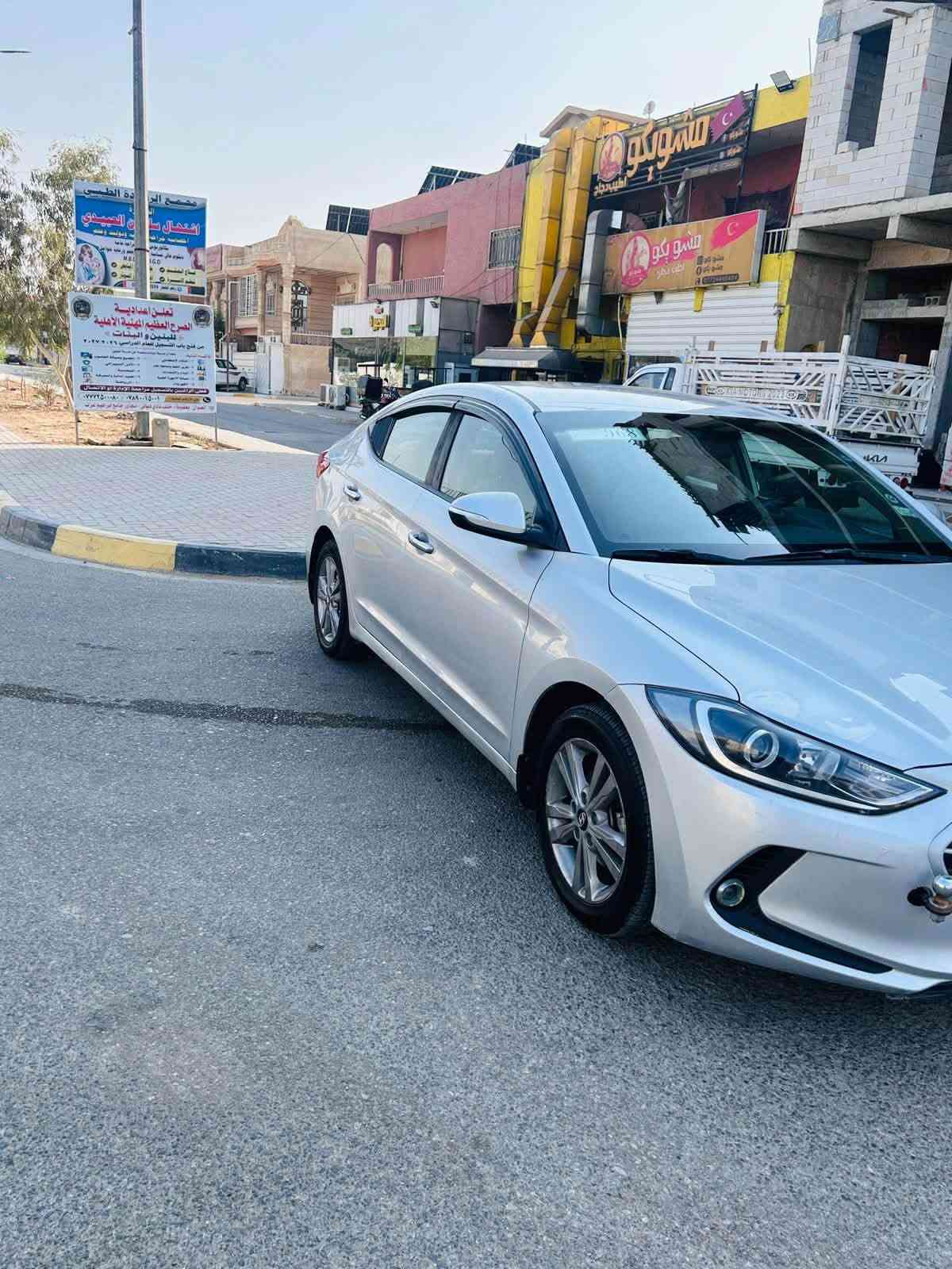 سلام عليكم
النترا ٢٠١٧ خليجي 
بدون ضرر 
لا تبديل ولا صبغ 
سياره خير من الله
محرك 2000
موصفات عاديه 
رقم شمالي 
ثاني يوم تحول 
مكان سياره ديالى بعقوبه
***********
