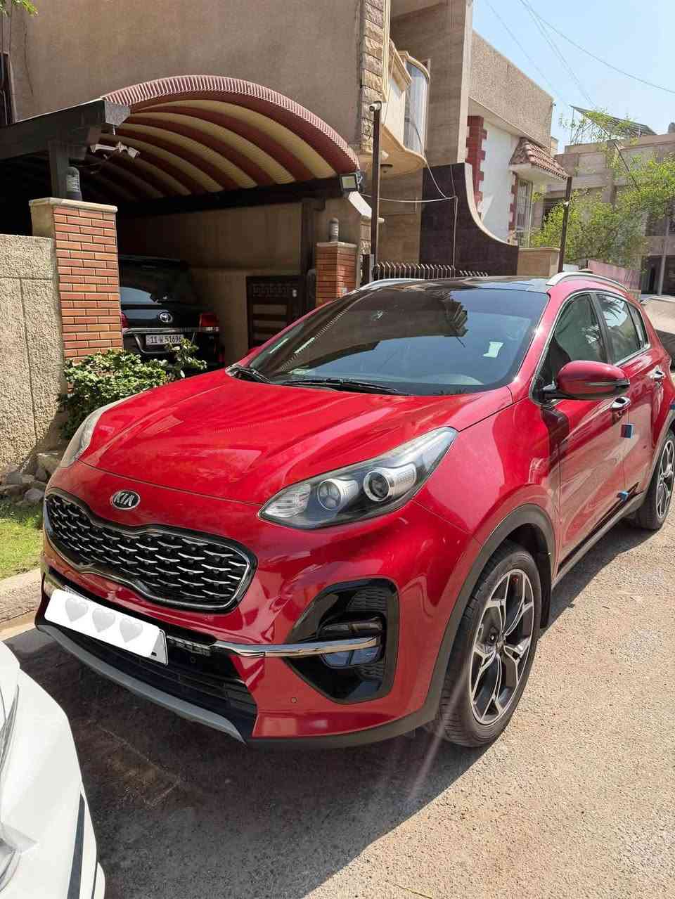السلام عليكم 
للبيع كيا سبورتج 2021 Gt - line خليجية وكالة الدولية رقم بغداد السيارة مكفولة كفالة عامة لاضربة لاطخة لاصبغ لابارد ولاغيرها جديدة جداً وكل نقص مابيها صارلها ٦ سنوات عندي مستلمها من سنة ٢٠٢٠ شهر ٩ ولله الحمد الى الان مواصفات جيتي لاين معروفة
بانوراما
بصمة 
كشنات جلد وكهرباء
٨ ايرباك 
محرك ٢٠٠٠ دوش 
ويل نقشة جيتي 
حساس امامي خلفي
شاشة كاربلاي الكبيرة اصلية وكاميرا دوار
اوتو هولد سايد بريك بصمة 
والكثير من المواصفات الاخرى اتوقع مواصفات الجيتي معروفة مكاني بغداد زيونة والشراي يتصل ويدلل ***********
