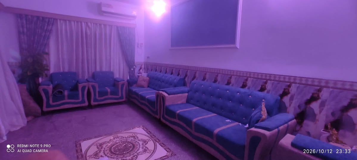 ديوان ٧م • نظيف • كشن مكسور