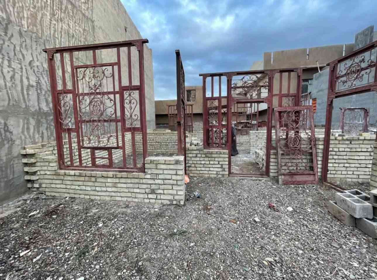بيت هيكل للبيع الموقع حي العسكري وره مستشفى التركي مباشرتن المساحه١٨٠ الواجه ١٢ النزال١٥
الستفسار***********
بيت هيكل للبيع الموقع حي العسكري وره مستشفى التركي مباشرتن المساحه١٨٠ الواجه ١٢ النزال١٥
