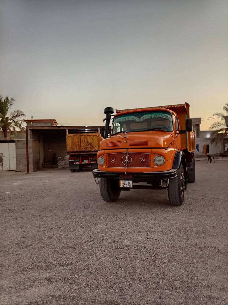 السلام عليكم  تك للبيع موديل 82 
***********
