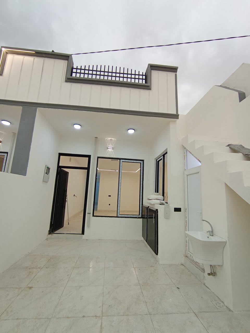 ١٠٠متر • فول كاشي • غرفتين نوم
