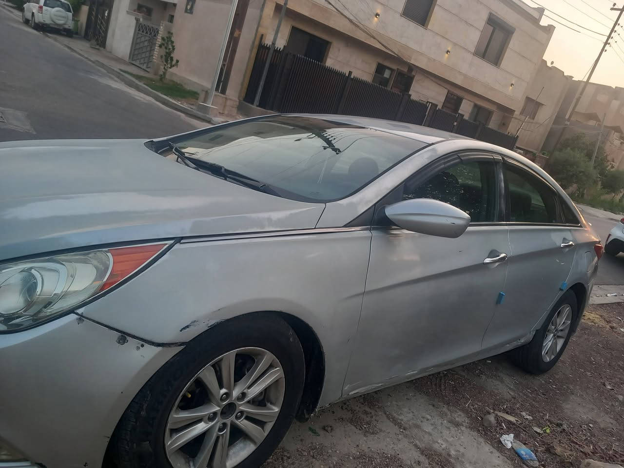 سوناتا وارد أمريكي موديل 11 بدون ضرر نقص صدر امامي السعر 78 ورقة وبيه مجال العنوان بغداد حي الجامعة موديل ***********
