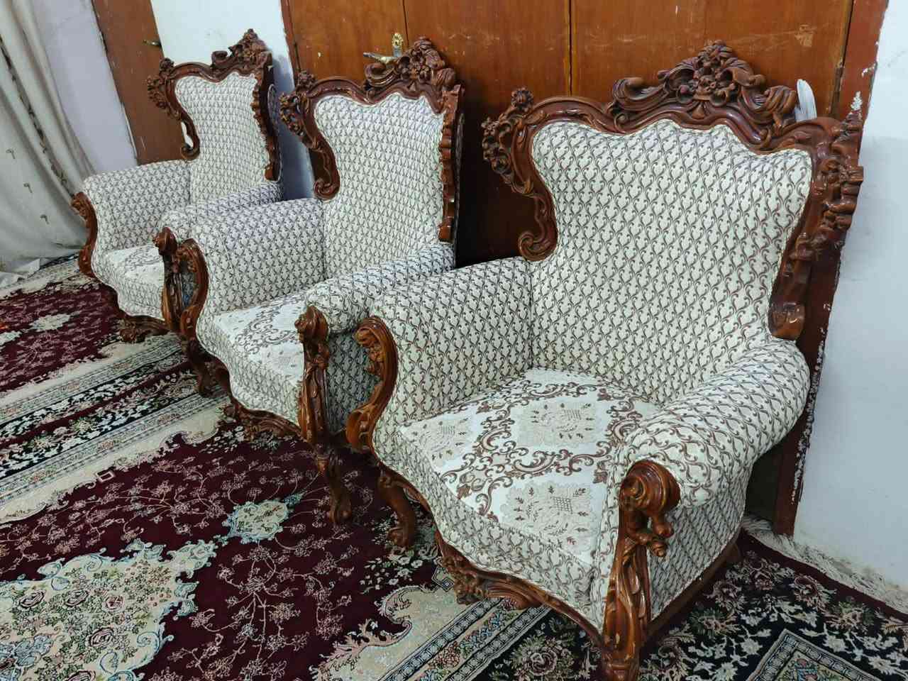 قنفات رئاسيات • ١٨ كرسي