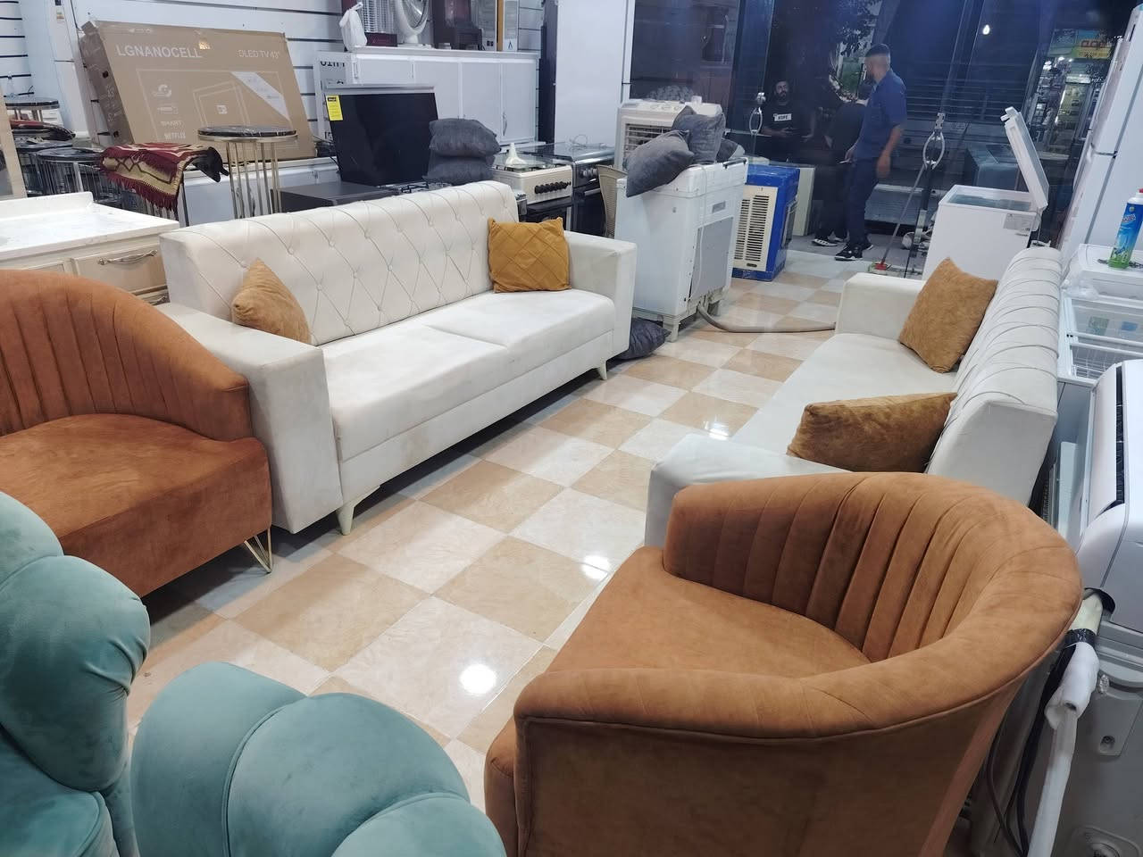 غراض لبيع العنوان كأني كورده قريب جامع الرحمان مقابل حديقة رقم موبايل *********** وتساب
