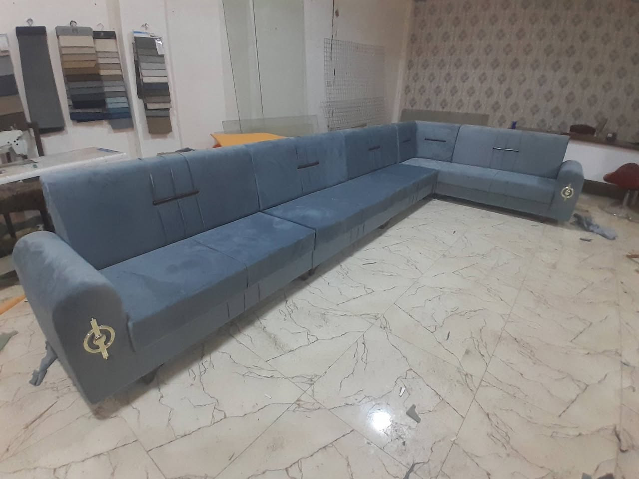 عرض .عرض .عرض
ديوان ٧ متر ١٠ مقاعد جمله 
السعر ٢٧٥ الف 
التفاصيل .. اربع طقع مع زاويه
مستعدون لتجهيز المعارض 
للستفسار الاتصال *********** وتساب
