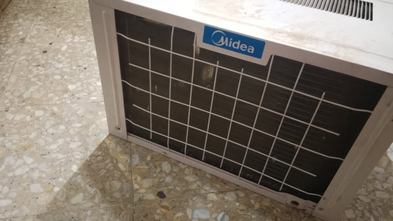 مكيف ميديا 2 طن للبيع. 
الجهاز نظيف كلش وبحالة البلادي، واستعماله قليل جداً وما مشتغل هواي. التبريد ممتاز والأداء عالي، للمعلومات والسعر تواصلوا وياي.
🌐 ورشة علي للتبريد 🌐  
      ***********
      ***********
