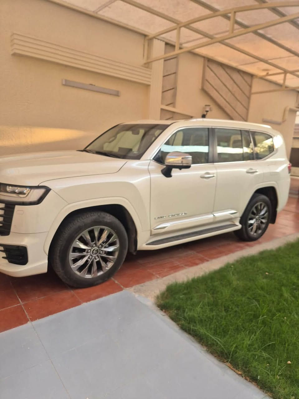 للبيع : تويوتا لاندكروز VX موديل 2024
تنفس طبيعي ساز

Toyota Land Cruiser VX 2024 SAS

ساز ضمان ماشية 40الف حقيقي 

مغلف PPF البريطاني اصلي  من هيه زيرو 

عداد دجتال

كشن خزن ميموري

صندوك كهرباء

سستم سمعات JBL

حساسات

كامره خلفي

3 شاشات

شاشا كبيرة

تشغيل عن بعد

كشنات تدفئه تبريد

كشنات كهرباء

محرك 4,000 تنفس طبيعي المرغوب

باقي موصفات وشكل VX معروفه

مكان السياره بغداد او ديالى 

رقم بغداد تحويل مباشر 

السعر 745ورقة وبي مجال 

الاستفسار اكثر ***********
