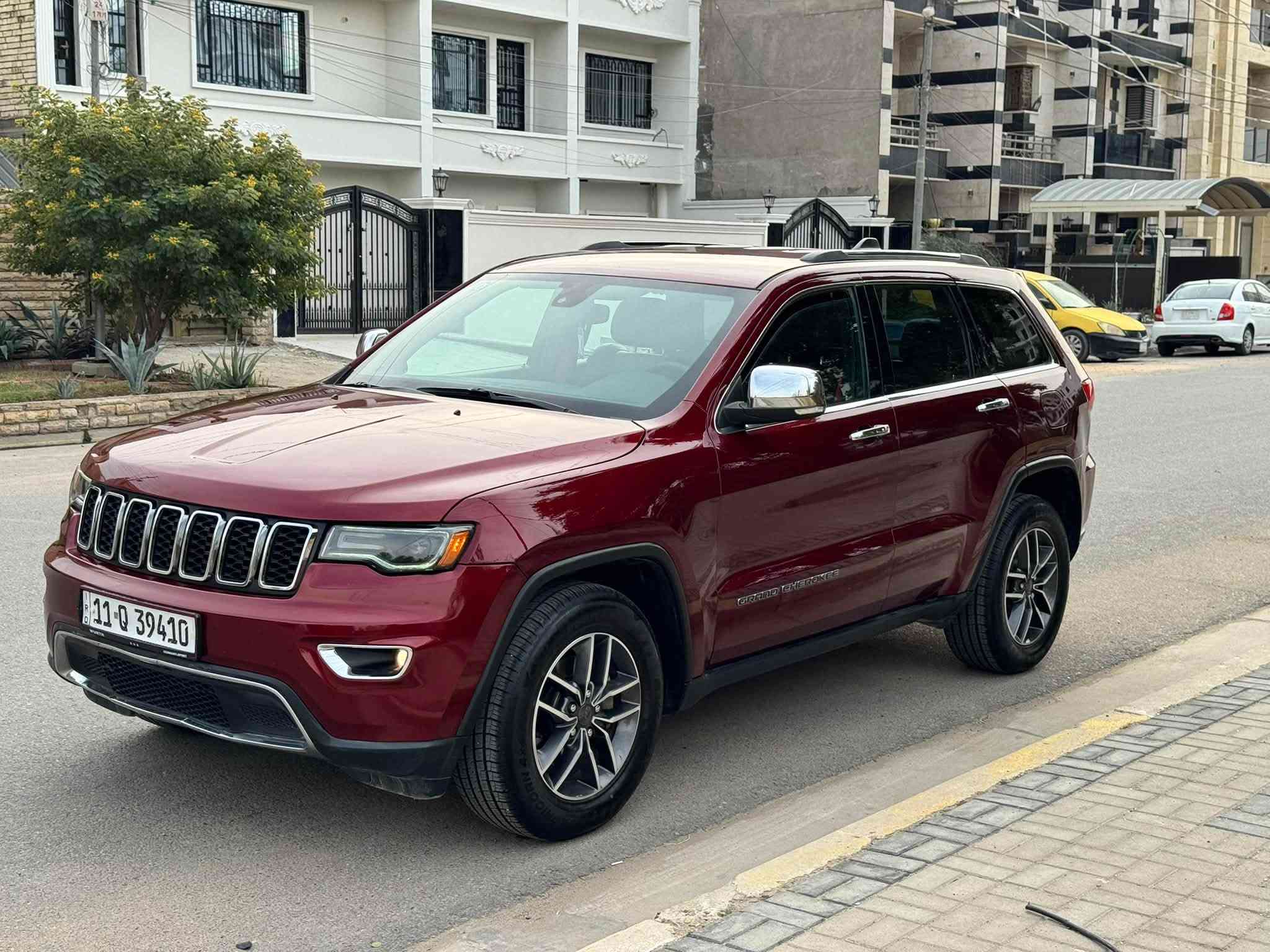 جيب 2022 امريكي
مكينه 3600 سياره مواصفات لمتد
مكينه كير مكفولات صدر امامي خلفي جديد تخم تاير جديده سياره نضيفه وجاهزه 
ضرر جاملغ وبنيد بدون دواخل
رقم بغداد بئسمي
مكاني بغداد السيديه
السعر 208 وبيه مجال بسيط
***********
