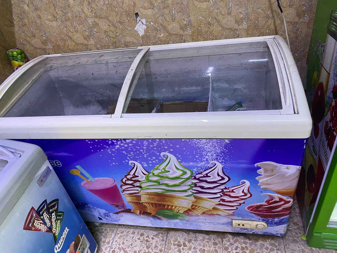 السلام عليكم
تصفيه أسواق للبيع 
مكاني بل نجف بحي ابو طالب 
تفاصيل وتساب 

***********
